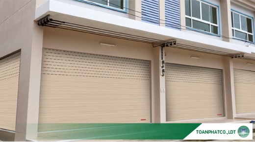 cua cuon nan nhom doortech 1526974935
